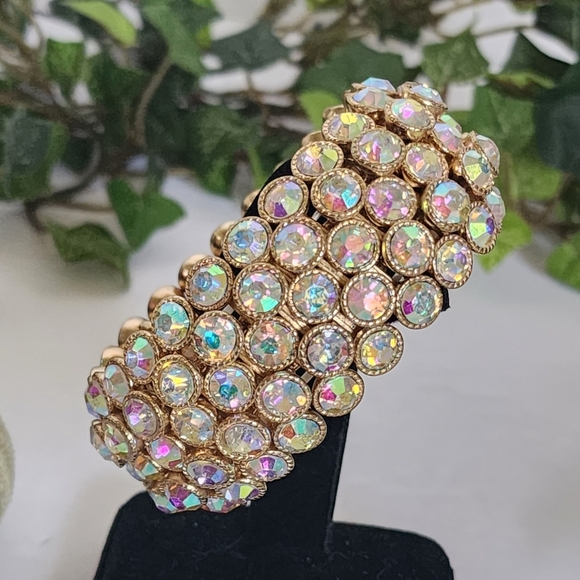 Beautiful Iridescent Crystal Statement Stretch Bracelet and Ring - Picture 8 of 12